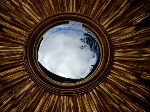 1970' Convex Mirror Gilded Resin 82 cm - Image 3