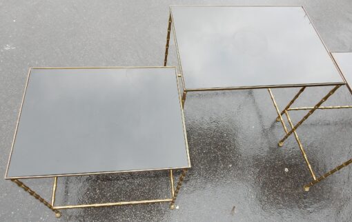 1970' Nested Side Tables Maison Jansen, With 3 Opaline Trays, Bamboo and Claws Feet - Image 4