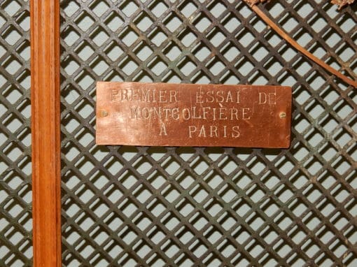 1950 ' Pair of Ornamental Railings has Decoration of Montgolfiéres - Image 4