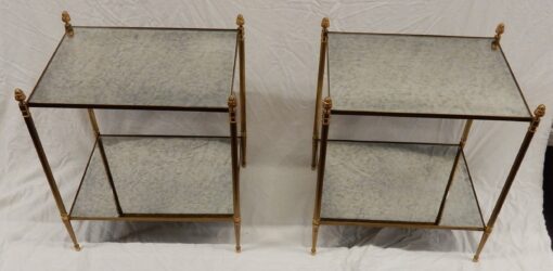 1950/70' Paire De Bouts De Canapé Rectangulaires Maison Baguès Laiton et Bronze Plateaux Miroirs Oxydés Vieillis et Avec Embouts Bourgeons 47X 37 cm