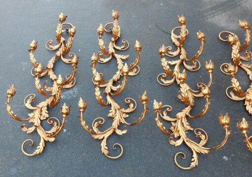 1970' 2 Paires d'Appliques Fer Doré Fleurs et Feuillage à 8 Ampoules – Image 2