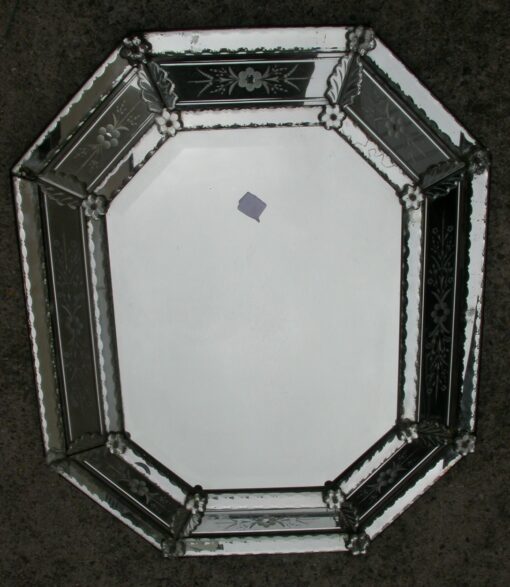 Octogonal venitian mirror