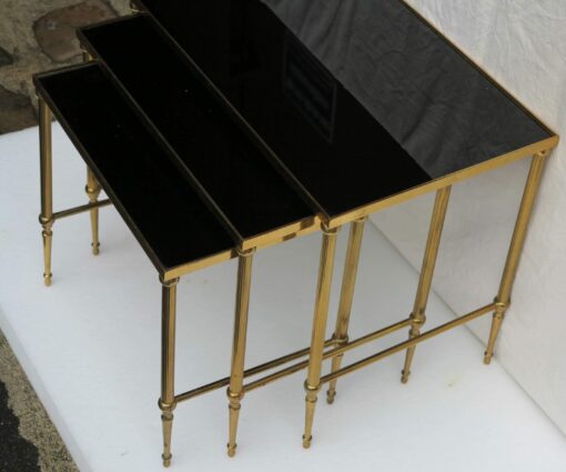 1950/70' Série de 3 Tables Gigognes Bronze Doré Plateaux Opaline Noire – Image 3