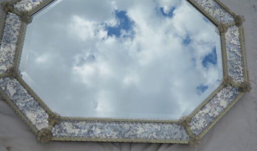 Miroir octogonal Veronése avec parecloses en miroir vieilli et oxydés – Image 5