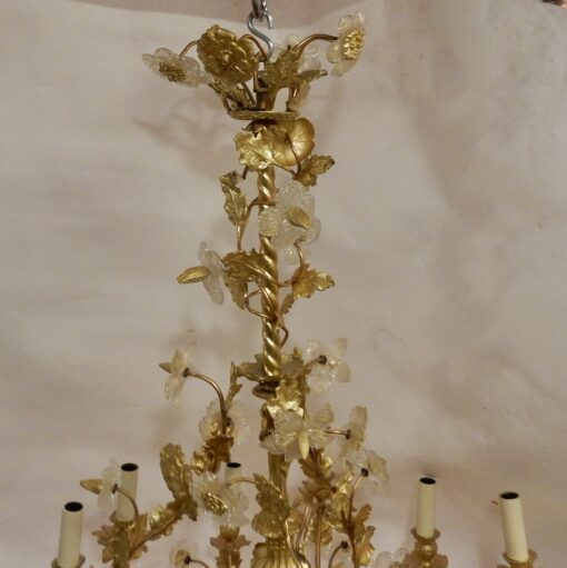 1880' Lustre en Bronze Doré Décor Floral 12 Lumiéres – Image 4