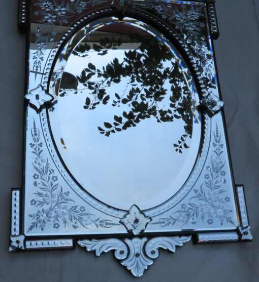 Venitien Mirror has Cartridges, Center Beveled Oval - Image 3