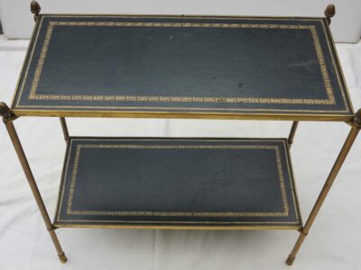 1970' Etagere ou Bibus en bronze  Maison Bagués et 2 plateaux gainés de cuir noir motifs grecs