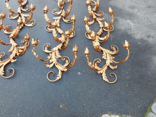 1970' 2 Paires d'Appliques Fer Doré Fleurs et Feuillage à 8 Ampoules – Image 5