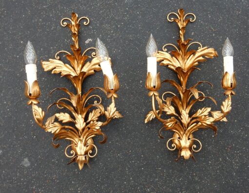 1970'  Paire d'Appliques Fer Doré Fleurs et Feuillage à 2 Ampoules