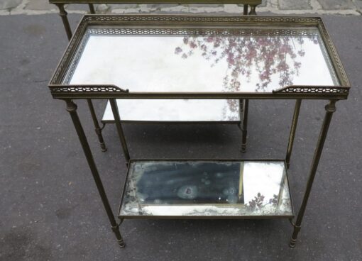 1970' Paire de Bouts de Canapé Rectangulaires Maison Baguès Plateaux Miroirs Oxydés Argentés avec Galeries Ajourées 51 X 26 cm – Image 6