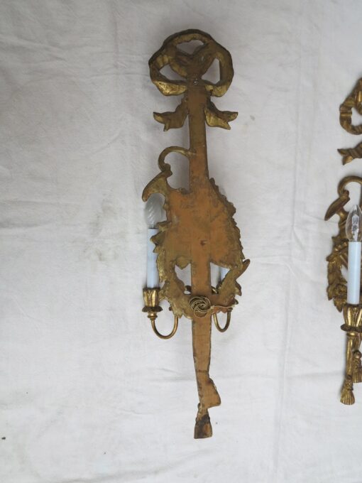 Pair of sconces to the golden wood and golden iron has the waterpot - Image 4