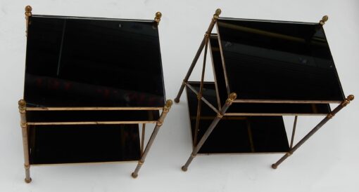 1950/70' Paire d'Étagères en Laiton à 3 Niveaux Maison Baguès Plateaux Opalines Noires – Image 4