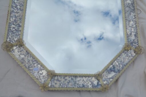 Miroir octogonal Veronése avec parecloses en miroir vieilli et oxydés – Image 3