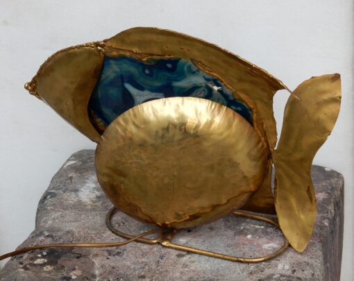 1970' Lampe Poisson  En Laiton Avec Agate Bleue Style Duval Brasseur Éclairante – Image 4
