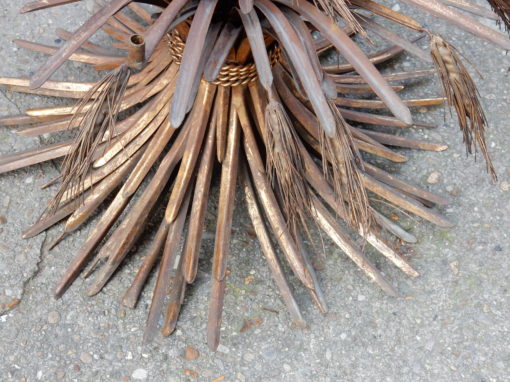1970' Pedestal Table or Coffee Table in YSL  Style in Gilted Iron - Image 8