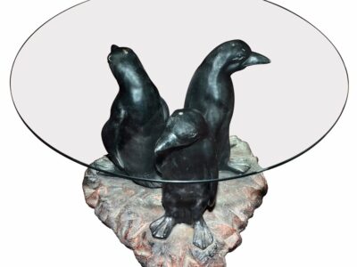 Coffee table with Pinguins