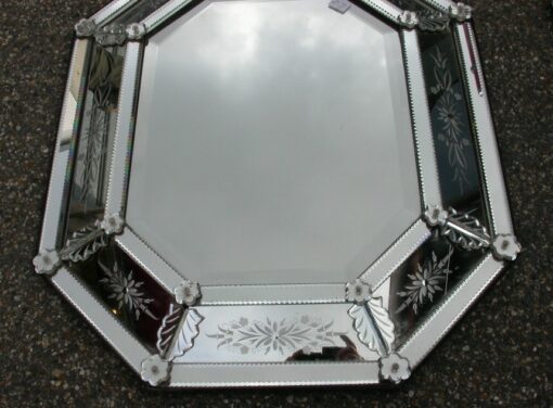 1950' Miroir Vénitien Octogonal  73 x 89 cm – Image 2