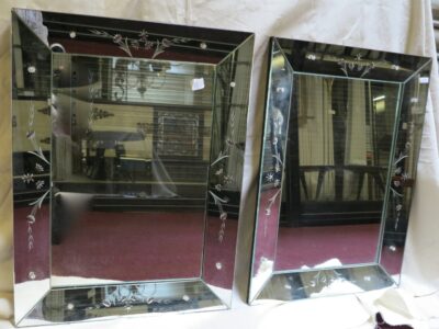 Pair of mirrors Venice decorated with flowers