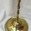 1970' Lampadaire avec Tablette en Laiton Style Maison Malaber – Image 2