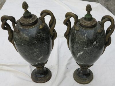 Pair of cassolettes N3 marbles green and snakes in bronze