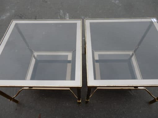 1970' Pair of side tables in gilt metal with trays in smoked glass, 61X 61 cm - Image 5