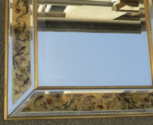 Églomised mirror has to decor of flowers - Image 5