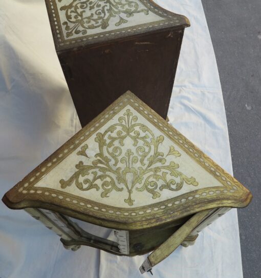 Paire d Encoignures bois doré italie – Image 8