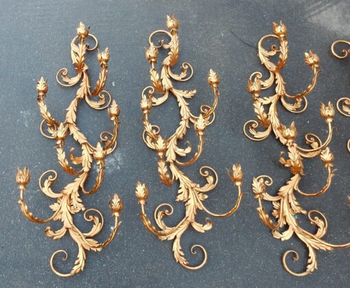 1970' 2 Paires d'Appliques Fer Doré Fleurs et Feuillage à 8 Ampoules – Image 3