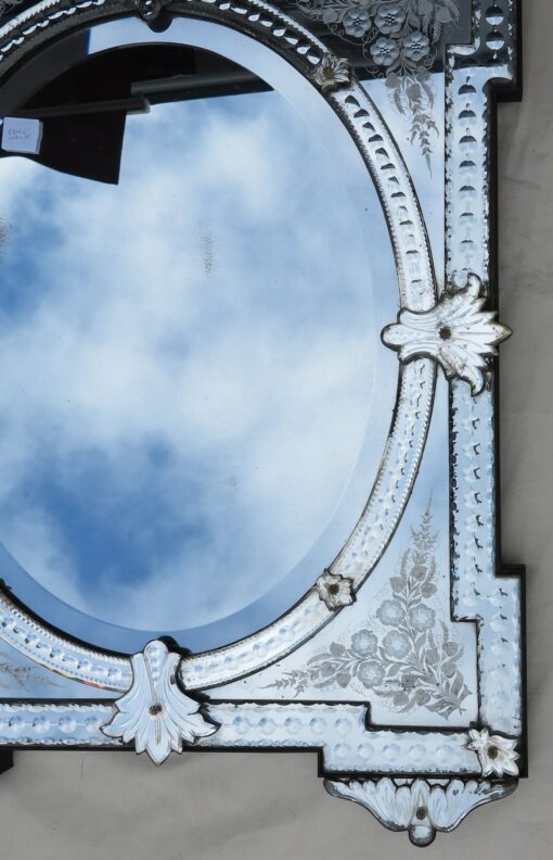 Mirror Venice Octagonal Has Front Wall Silvering Mercury and Feet - Image 3