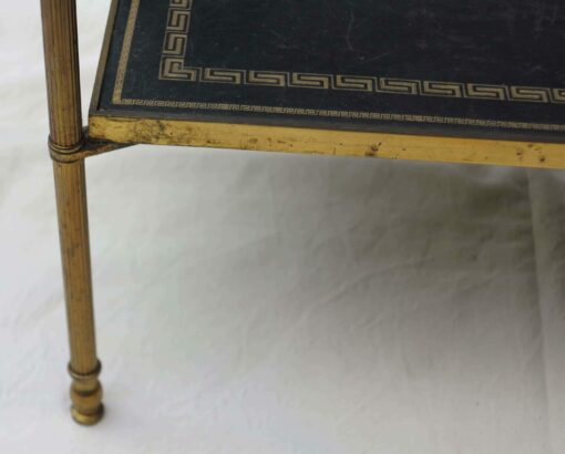 1970' Etagere ou Bibus en bronze  Maison Bagués et 2 plateaux gainés de cuir noir motifs grecs – Image 4