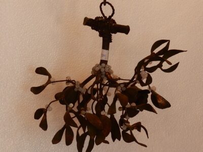 1900' Lustre Boule de Gui en Bronze Art Nouveau a 2 Lampes  Diametre 34 cm
