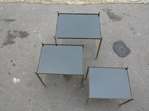 1950/70 Series of 3 Nesting gilted bronze tables  top black opaline entretoise in X - Image 8