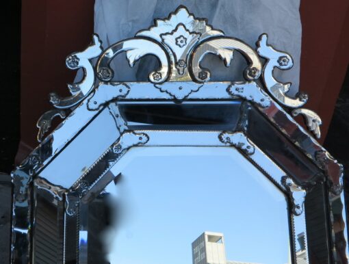 Venitien mirror glasses in the Mercury beveled center - Image 3