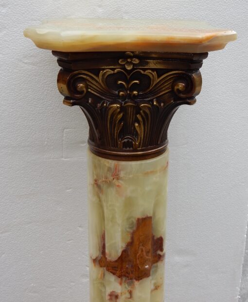 1970 'Onyx Column And Gilded Bronze Corynthian Style - Image 3