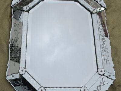 Venitien mirror has bubbles wavy edges