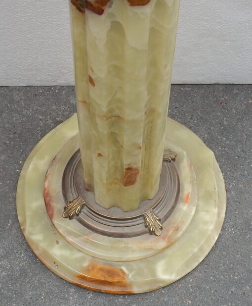 1970 'Onyx Column And Gilded Bronze Corynthian Style - Image 4