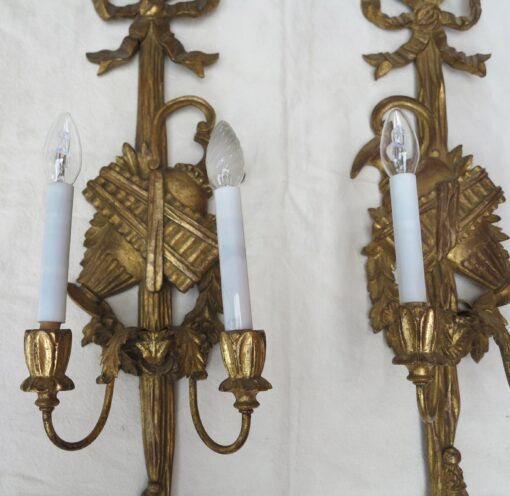 Pair of sconces to the golden wood and golden iron has the waterpot - Image 2