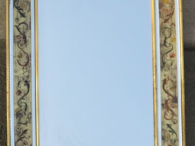 Miroir églomisé a decor de fleurs