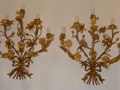 1880' Paire d'Appliques en Bronze Doré à Décor Floral 5 Bras de Lumière