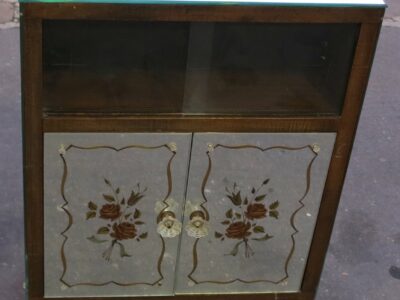 1950-1970 Bar Decorated with Flowers Eglomised