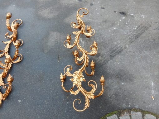 1970' 2 Paires d'Appliques Fer Doré Fleurs et Feuillage à 8 Ampoules – Image 7