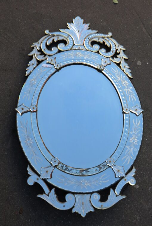 1880 Miroir Venise Ovale avec Fronton