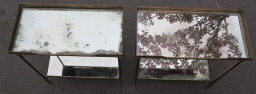 1970' Paire de Bouts de Canapé Rectangulaires Maison Baguès Plateaux Miroirs Oxydés Argentés avec Galeries Ajourées 51 X 26 cm – Image 4