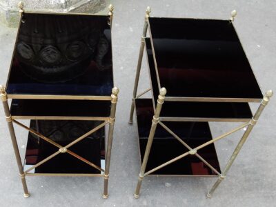 1950/70' Paire d'Étagères en Laiton à 3 Niveaux Maison Baguès à Croisillons Plateaux Opaline Noire