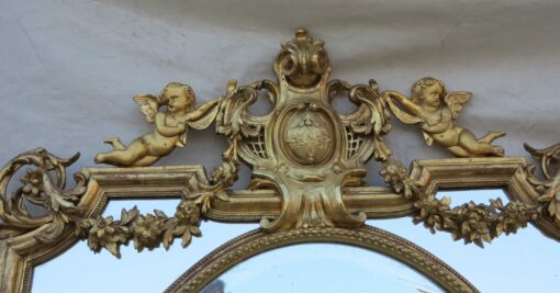 1880' Miroir Napoléon III à Pare-closes et Médaillon Central Ovale Biseauté, aux Anges, Bois et Stuc Doré feuilles D'Or – Image 5