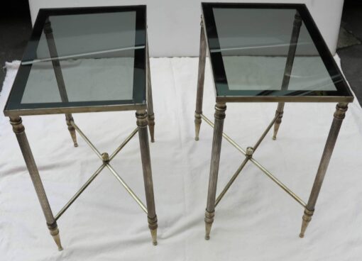 Paire de Bouts de Canapé Rectangulaires Maison Baguès Argentés ou Nickelés Plateaux Verre Fumé et Tour Miroir, 43 X 28 cm – Image 2