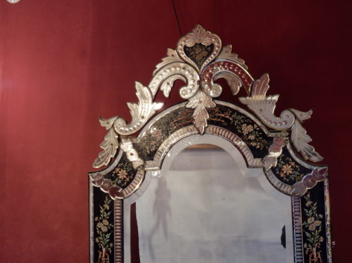 1880/1900' Miroir Napoléon III Venise Rectangulaire, Cadre en Verre Bleu Orné de Fleurs Émaillées DLG LXIV – Image 5