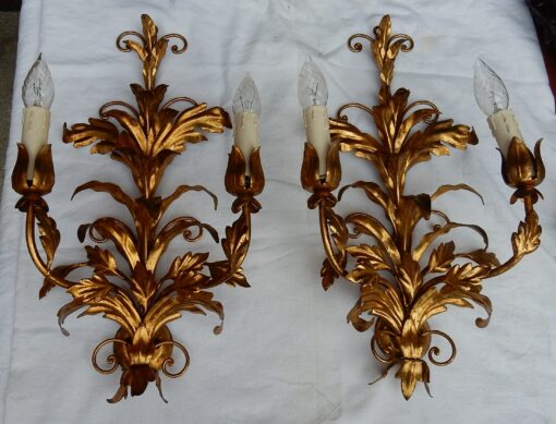 1970'  Paire d'Appliques Fer Doré Fleurs et Feuillage à 2 Ampoules – Image 2