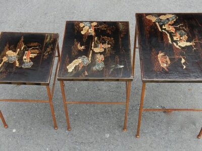 1950/70' Series of 3 Gigognes Tables in the Style of Maison Bagués in Gilted Iron With  Top China Black Laq With Landscape and Pagodas and Person