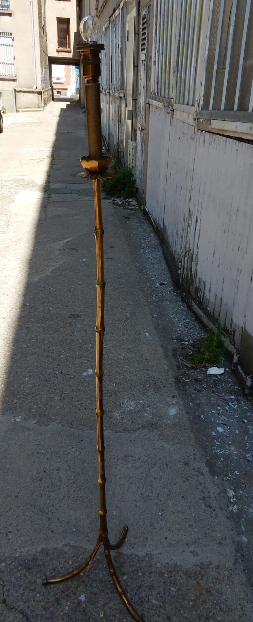 1950/70 Lampadaire en Bronze Doré Maison Baguès Modèle Bambou Tripode – Image 4